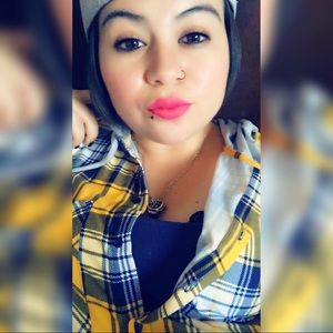 Meet your Posher, Carla